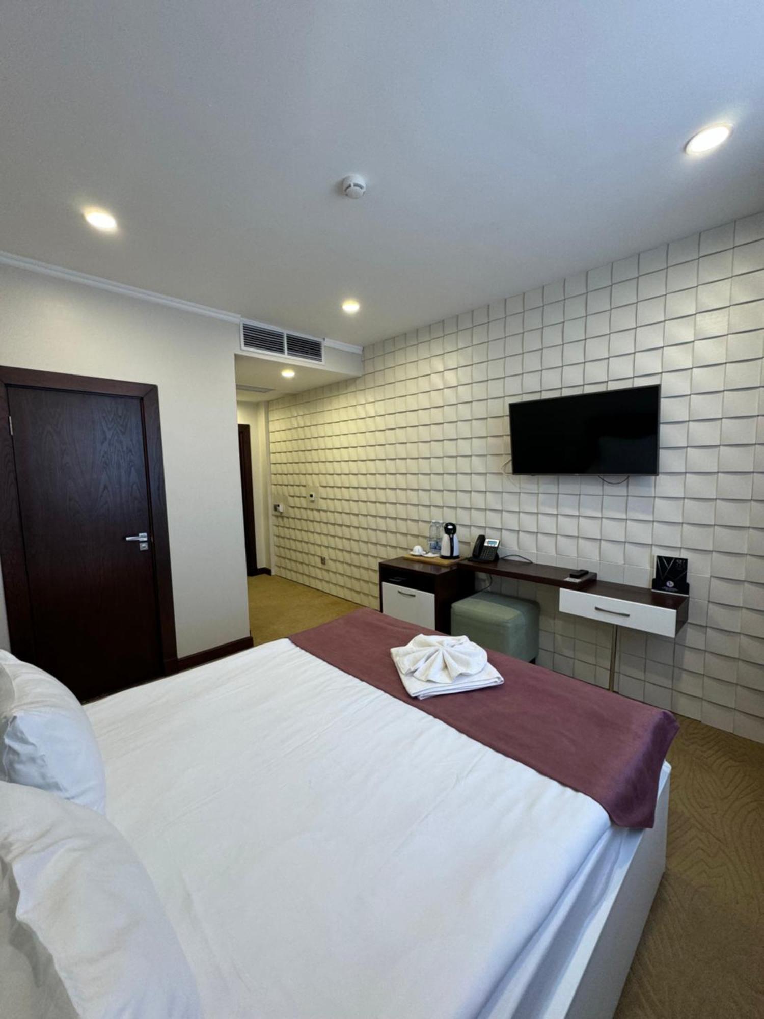 Sulo Atyrau Hotel Exteriör bild