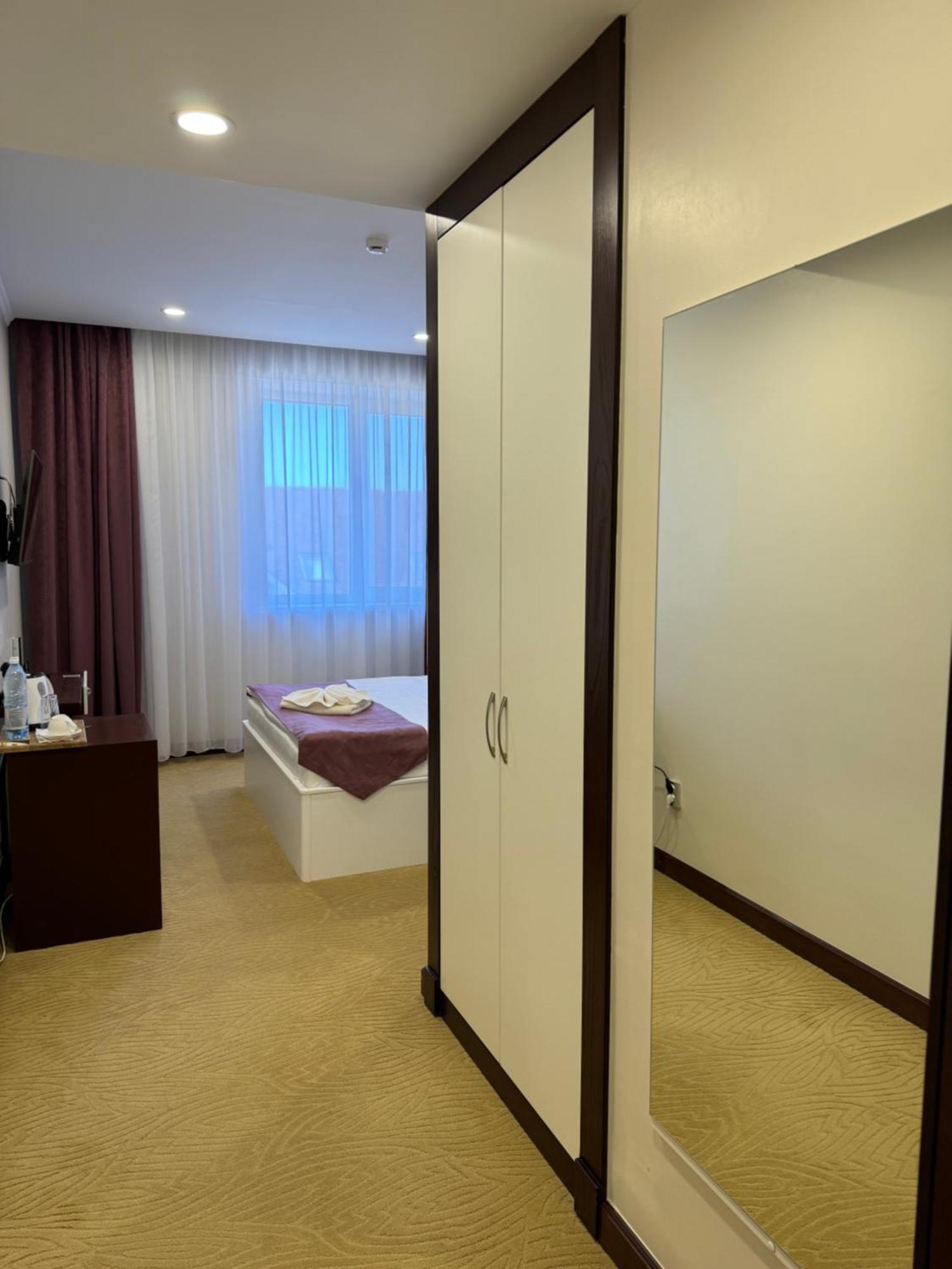 Sulo Atyrau Hotel Exteriör bild