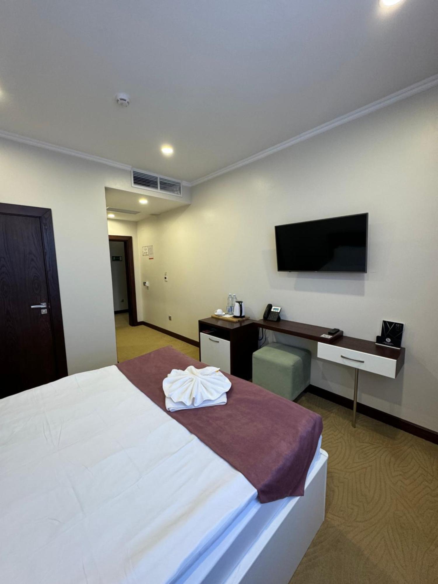 Sulo Atyrau Hotel Exteriör bild