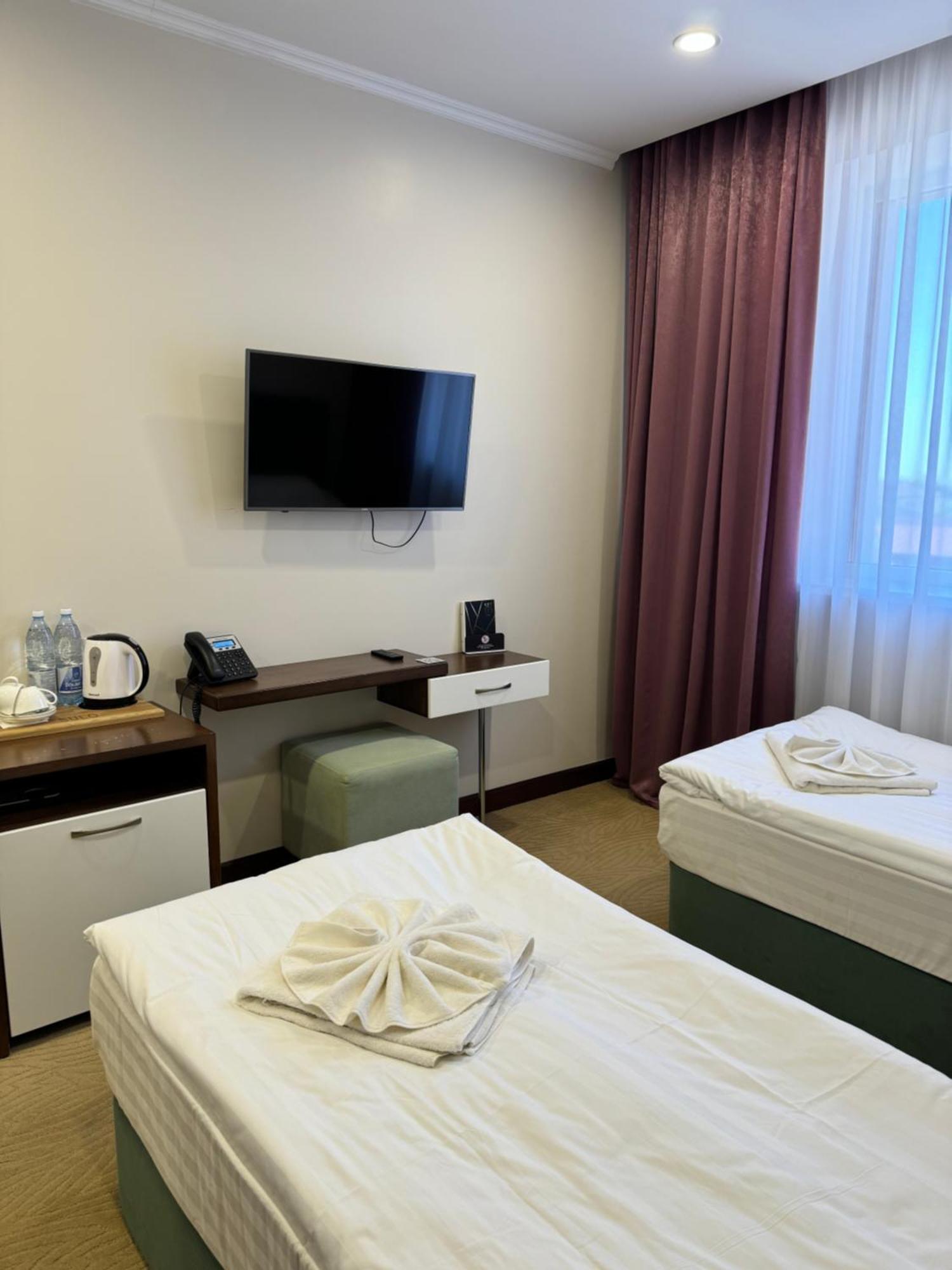 Sulo Atyrau Hotel Exteriör bild