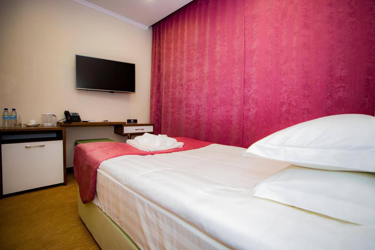 Sulo Atyrau Hotel Exteriör bild