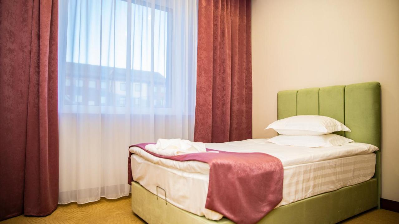 Sulo Atyrau Hotel Exteriör bild