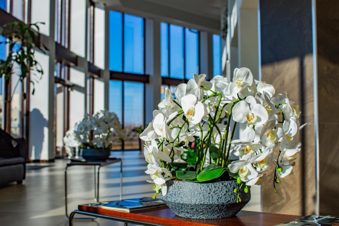 Sulo Atyrau Hotel Exteriör bild